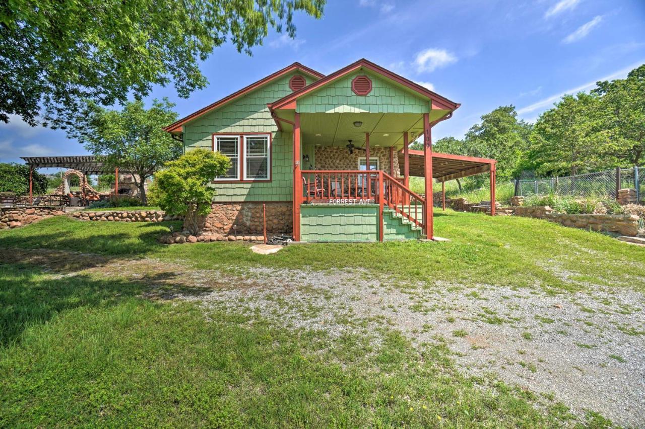 Charming Hilltop Cottage In Medicine Park! Exterior foto